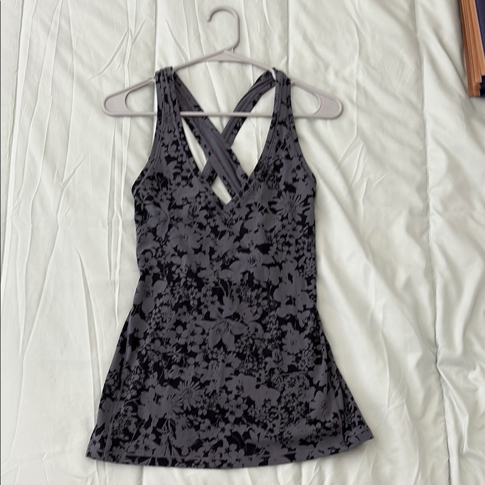 Lululemon Athletica Black and Gray Fitted Backless Tank Top